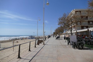 strandpromenaden i Guardamar del Segura